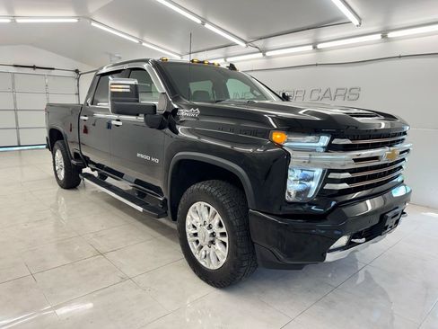 Used 2020 Chevrolet Silverado 2500 High Country w/ Z71 Off-Road Package AWD/4WD image 3