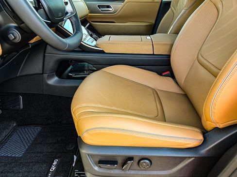 New 2026 INFINITI QX80 Luxe image 14