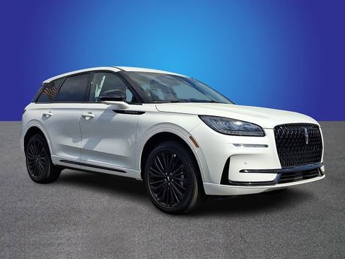 Certified 2025 Lincoln Corsair AWD w/ Equipment Group 101A image 3