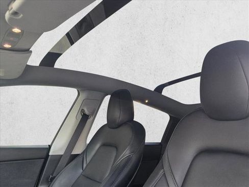 Used 2020 Tesla Model Y Long Range image 13