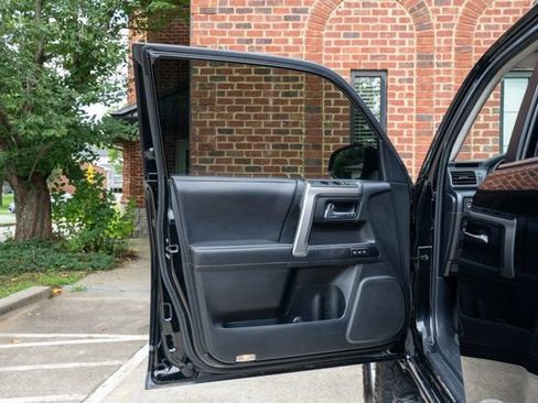Used 2019 Toyota 4Runner 4WD image 16