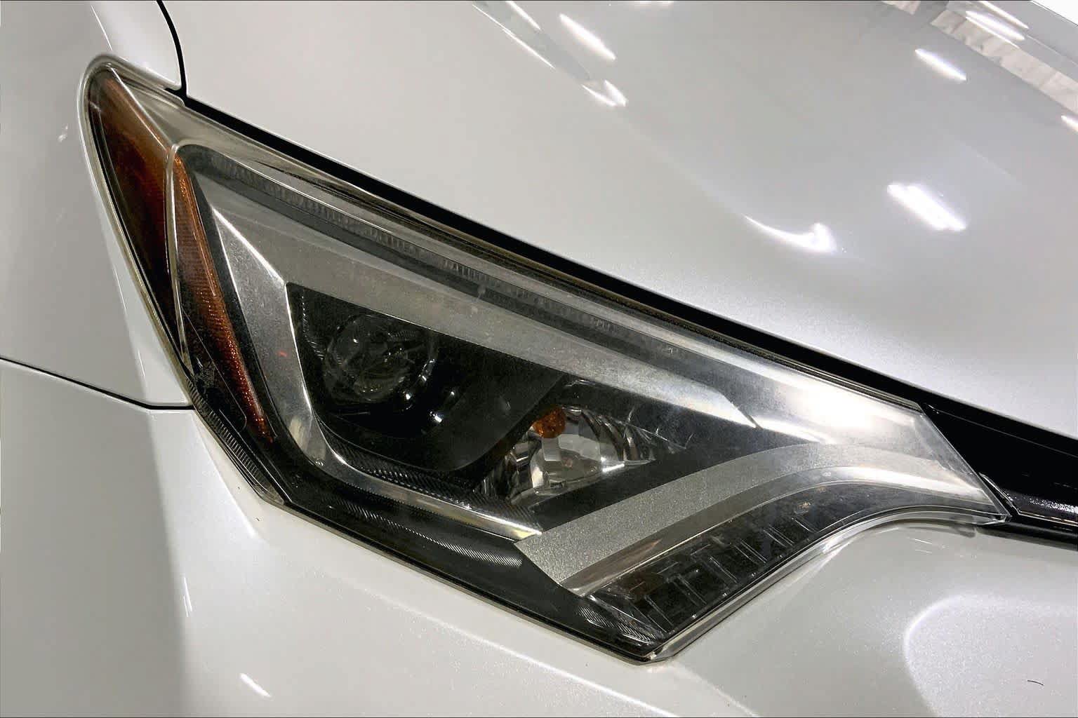 Used 2016 Toyota RAV4 Limited w/ Advanced Technology Package AWD/4WD image 28