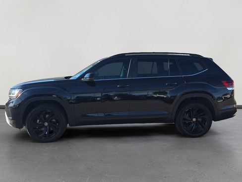 Certified 2023 Volkswagen Atlas SE w/ Black Wheel Package AWD/4WD image 2