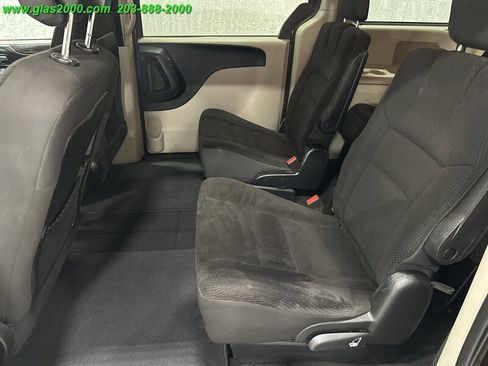 Used 2018 Dodge Grand Caravan SE w/ UConnect Hands-Free Group image 9