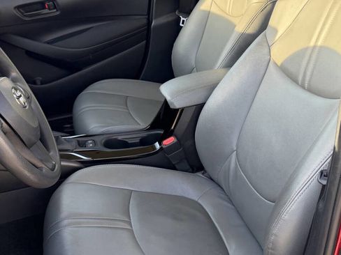 Used 2022 Toyota Corolla LE image 11