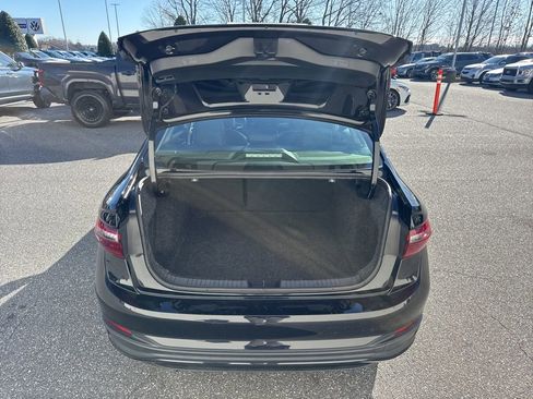 Certified 2024 Volkswagen Jetta SE image 10