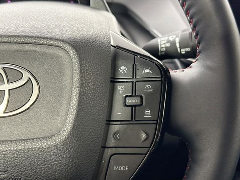 Used 2025 Toyota Prius Plug-In Hybrid image 20