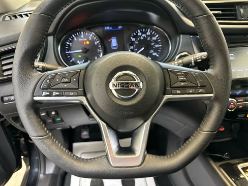 Certified 2019 Nissan Rogue SV image 12