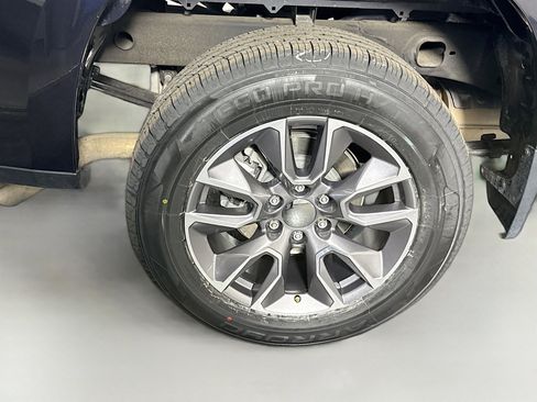 Used 2023 Chevrolet Silverado 1500 Custom RWD image 31