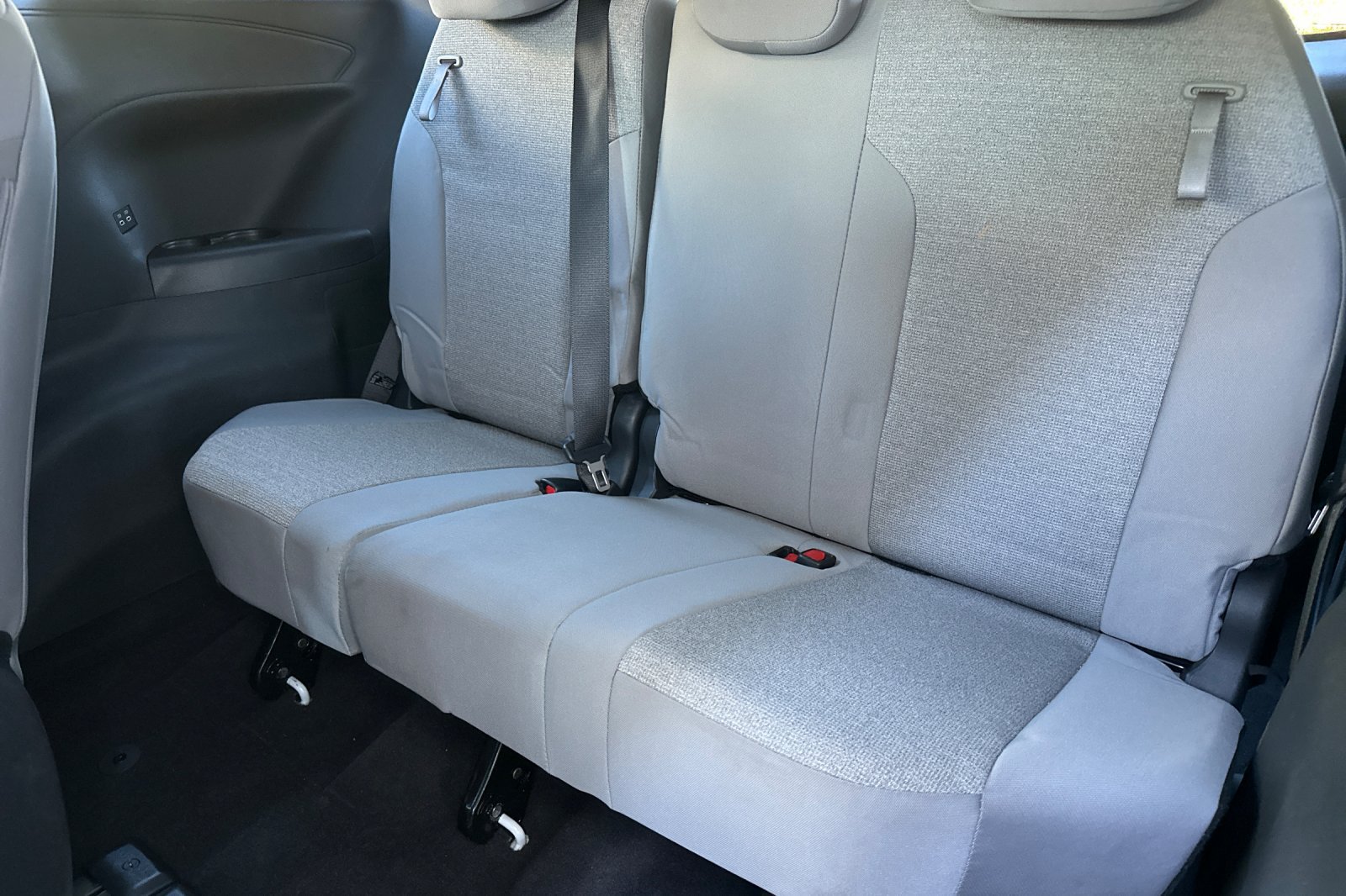 Certified 2026 Toyota Sienna LE FWD image 19