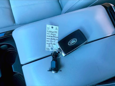 Used 2020 Land Rover Range Rover Evoque SE image 15