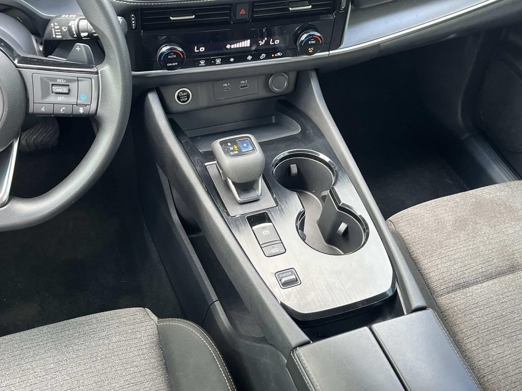 Used 2022 Nissan Rogue SV FWD image 15