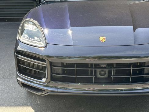 Certified 2022 Porsche Cayenne Turbo AWD/4WD image 10