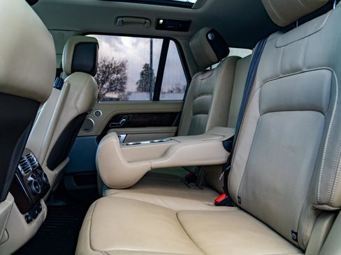 Used 2018 Land Rover Range Rover Supercharged image 17