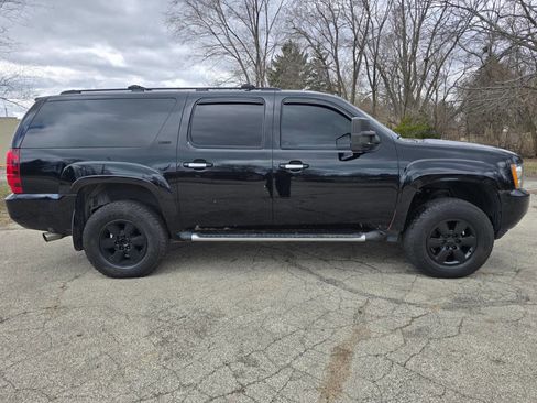 Used 2008 Chevrolet Suburban LT w/ LT Preferred Equipment Group image 4