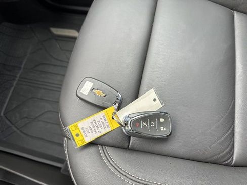 Used 2023 Chevrolet Traverse LT w/ LPO, Floor Liner Package image 33