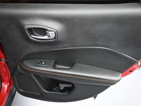 Used 2018 Jeep Compass Limited w/ Navigation Group image 33