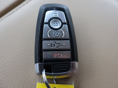 Used 2020 Ford F150 Lariat w/ Equipment Group 501A Mid image 31