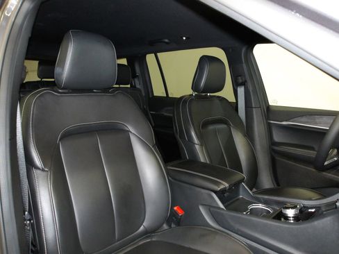 Used 2025 Jeep Grand Cherokee L Limited AWD/4WD image 17
