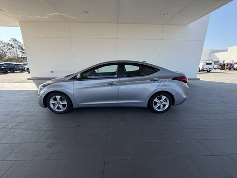 Used 2016 Hyundai Elantra SE image 8