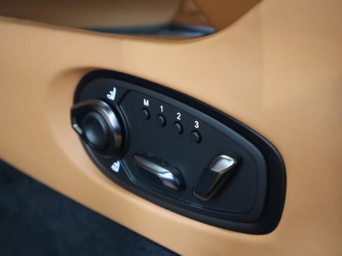 Used 2024 Aston Martin DB12 Coupe RWD image 23