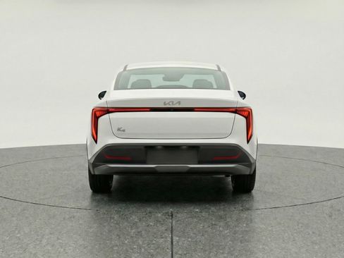 Used 2025 Kia K4 LXS image 7