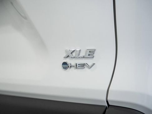 Used 2025 Toyota RAV4 XLE AWD/4WD image 7