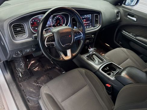 Used 2017 Dodge Charger R/T RWD image 7
