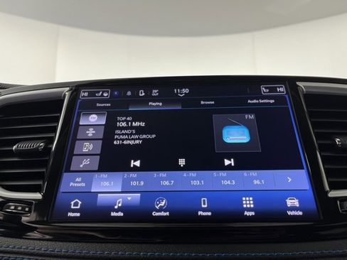 Used 2021 Chrysler Pacifica Touring-L image 28