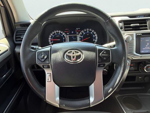 Used 2015 Toyota 4Runner SR5 Premium RWD image 16