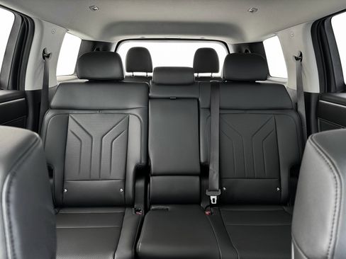 Used 2025 Hyundai Santa Fe SEL image 16