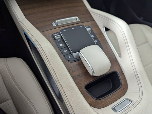 Used 2022 Mercedes-Benz GLE 350 image 9