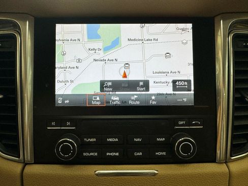 Used 2017 Porsche Macan AWD/4WD image 16
