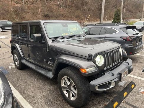 Used 2019 Jeep Wrangler Unlimited Sahara image 4
