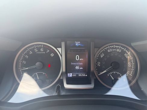 Used 2023 Toyota Tacoma Limited AWD/4WD image 20