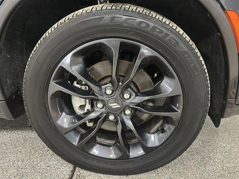 Certified 2024 Dodge Durango SXT w/ SXT Blacktop Group image 12