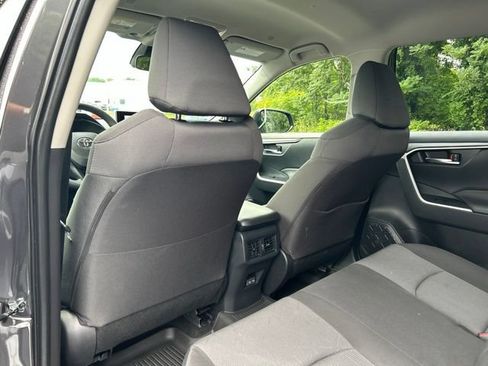 Used 2025 Toyota RAV4 XLE AWD/4WD image 34