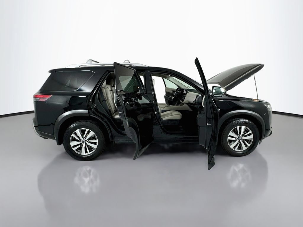 Used 2023 Nissan Pathfinder SL w/ Black Appearance Package AWD/4WD image 27