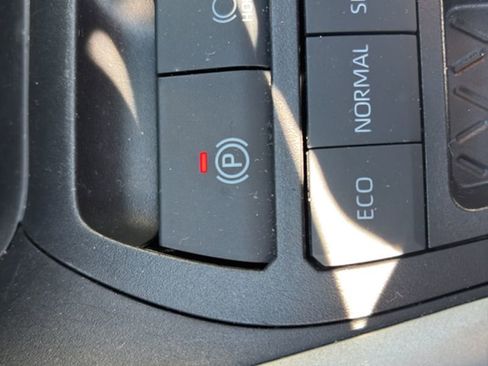 Used 2024 Toyota RAV4 XLE Premium image 9