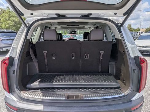 Used 2022 Kia Telluride SX w/ Towing Package FWD image 12