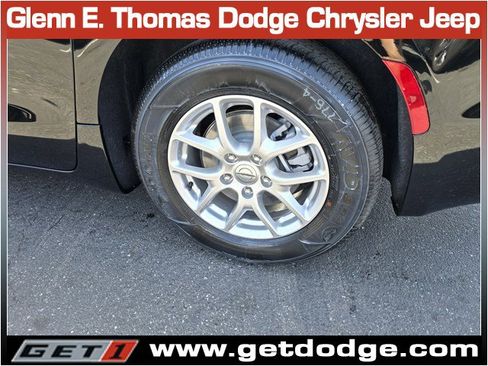 New 2025 Chrysler Pacifica Select image 7