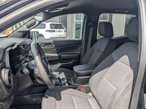 Used 2023 Chevrolet Colorado Trail Boss w/ Technology Package image 11