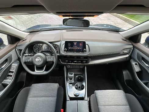 Certified 2023 Nissan Rogue SV image 25