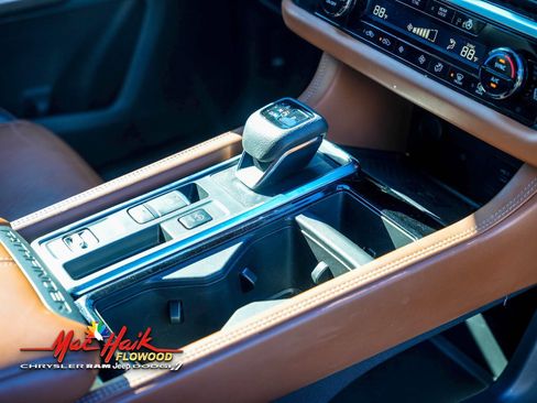 Used 2023 Nissan Pathfinder Platinum w/ Cargo Package image 18