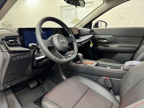 New 2026 Nissan Kicks SR image 12