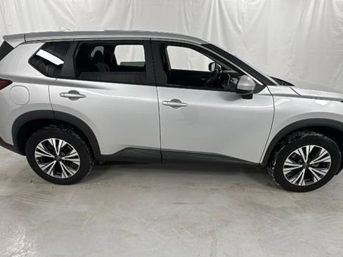 Certified 2023 Nissan Rogue SV image 2