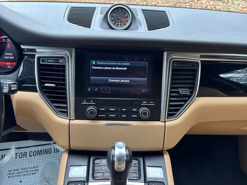 Used 2018 Porsche Macan image 20