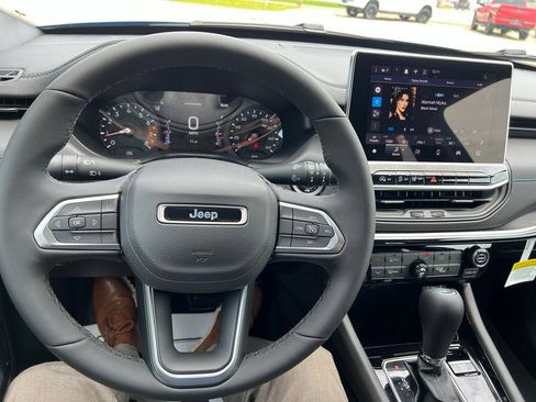 New 2026 Jeep Compass Latitude AWD/4WD image 28