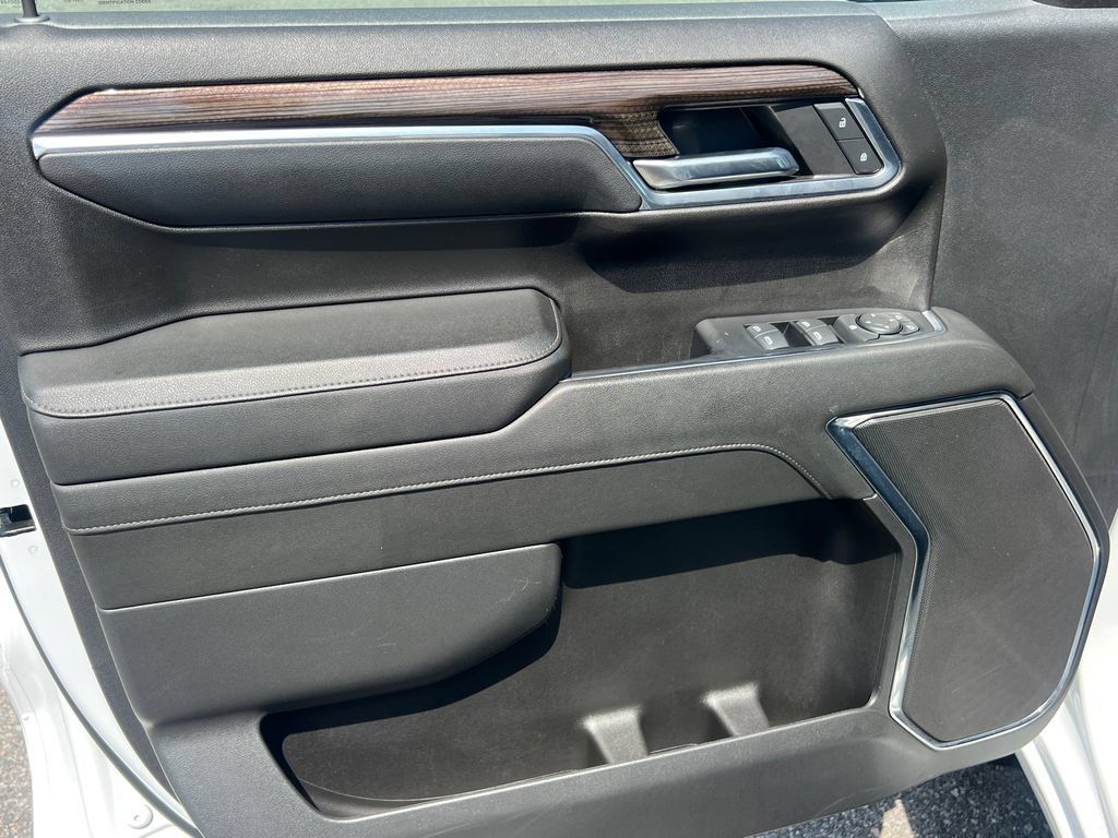 Used 2024 Chevrolet Silverado 1500 RST w/ LPO, Dark Essentials Package AWD/4WD image 11
