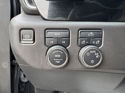 Used 2022 Chevrolet Silverado 1500 LT image 25